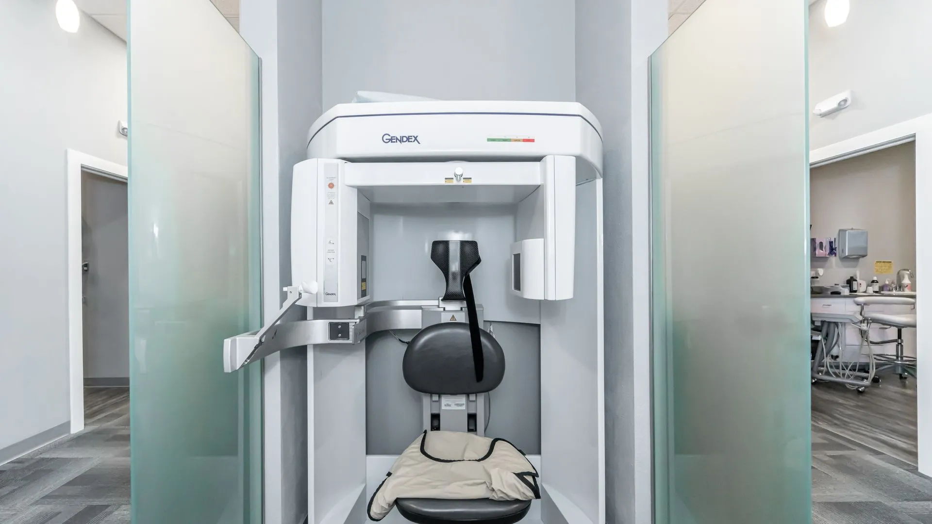 Digital panoramic X-ray machine in the imaging area